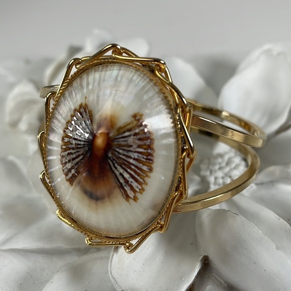 Shell Dove Clamp Style Bangle - Picture 10 of 15
